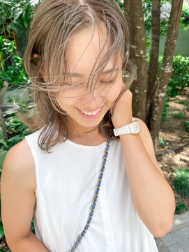 コハク(COHAKU) 透明感たっぷりグレージュカラー/担当　井上真由美