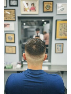 アイコン ブルー メンズ(I-CON #blue MEN'S) スキンフェード×ナチュラルブラウンカラー【池袋フェード】