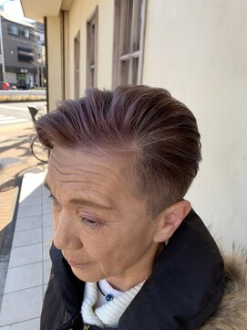 エイミーバイアフロート(amie by afloat) 白髪を活かしたスッキリ 刈り上げショート