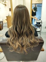 レイリー(LAiLy)&nbsp;外国人風グラデーションカラー　ロングウェーブ