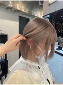 イメチェン/ホワイトブロンド/外ハネボブ/美髪/渋谷