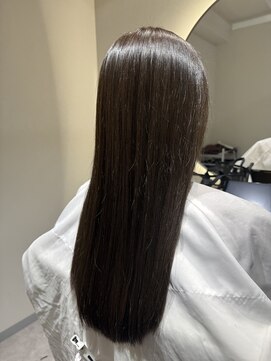 アンサー(answer) 赤みを抑えたくすみブラウン×ロング