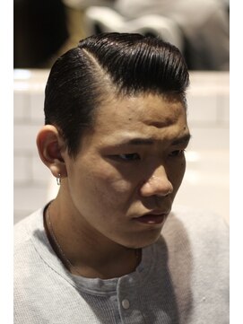 キングスマントーキョー 三鷹店(KINGSMAN TOKYO) アップバング / ツーブロック / スキンフェード[三鷹/バーバー]