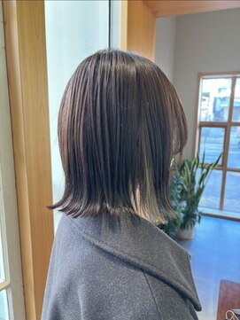 プールト ジュール モナミ(pourtoujours monami) 外ハネスタイル インナーカラー