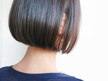 クシェルヘア(kuschel hair)の写真/【北山/駐車場あり】パサつきや広がりでお悩みの方乾かすだけで纏まる艶髪へ…白髪ぼかしショートも人気◎