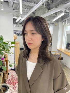 シー 自由が丘(sii.) 韓国風くびれミディ/オリーブグレージュ/抜け感ヘア/ハイライト