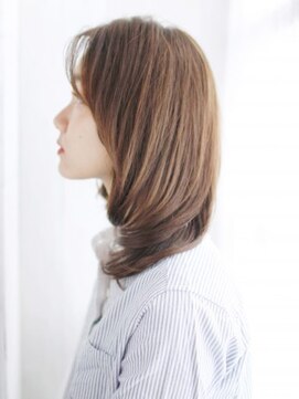 ヘアメイク ナル(hair make nalu) かきあげバングの内巻きレイヤースタイル