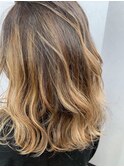 バレイヤージュハイトーンベージュカラー ゆるふわウェーブ 2
