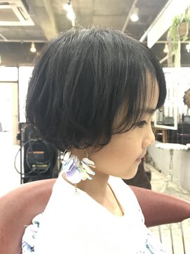 コニ(Coni) 前上がりショートボブ