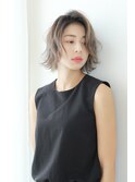 カーキグレージュ 大人かわいいレイヤーボブ