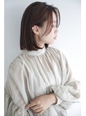 ストレートでまとまりと軽さを　大人の重軽ボブ