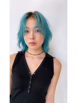 サン 鎌倉長谷(3.) くびれレイヤー　アクアブルー　ハイトーンカラー　ケアブリーチ