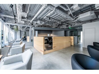 Niii by CARTA【ニーィ　バイ　カータ】