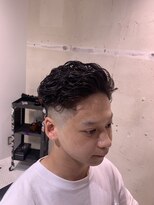 フランクスバーバーザスタンド(Frank’s barber the stand) スペインカール/スパイキーショート/フェザーパーマ/飯田橋