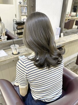 ユニコ(unico) オリーブグレージュ