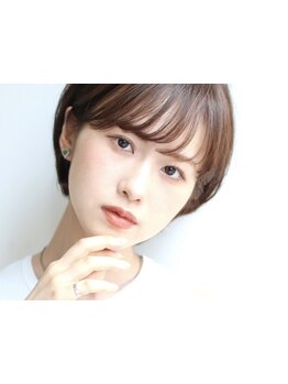 伸びかけが気になるショートだからこそ、カウンセリングを大切に骨格や髪質に合わせたスタイルをご提案◎
