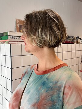 カルテ(QUARTE) グラデーションボブ レイヤーボブ