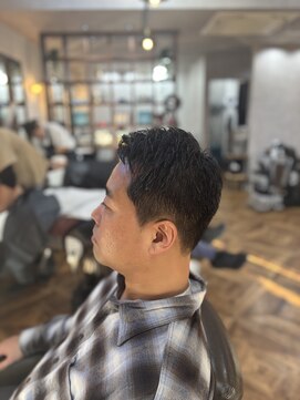アンカー(ANCHOR) MEN’S HAIR/サーフカール/刈り上げセンターパート/印西市