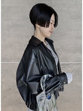 elaka【イラカ】【4月14日NEW OPEN(予定)】 黒髪刈り上げ丸みショート