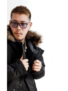 メリケンバーバーショップ コウベ(MERICAN BARBERSHOP KOBE) グランジスパイキーネープレスツーブロックショートにイメチェン