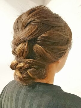 ヘアリゾート粋 ティガ 池袋店(tiga) ☆ゆる編みシニヨン☆