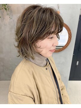 テトヘアー(teto hair) ウルフ.マッシュウルフ.ベージュカラー.オリーブベージュ