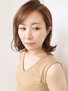 アリカ(alica) レイヤーボブ30代40代大人の外ハネスタイル ナチュラルレイヤー