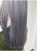 グレー