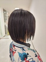 クレスフィリア (CLESC')&nbsp;ウエット感がオシャレ！ぱつっとボブ