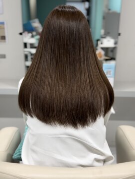 リーホリエ(Lee Horie) オリーブベージュに髪質改善カラー