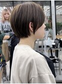 美髪シアーカラーピンクブラウンショートカット切りっぱなしボブ