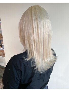 ニュート(Neut ) ホワイトシルバーブロンド/ハイトーンカラー/ケアブリーチ名古屋