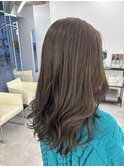 オリーブベージュ