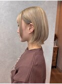 【レイヤーボブ】ホワイトベージュ