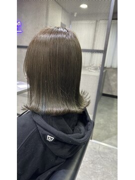 セブンルックスクレオ(7LOOKS creo) オリーブベージュカラー