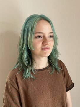 リノア 鵠沼海岸(LINOA) 顔周りカット×ミントグリーンカラー