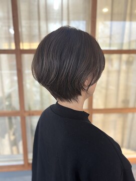 オトモリッティ(OTOMO litty) アッシュベージュ×おとなショート