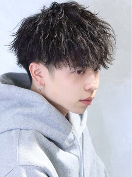 men's salon es. 新宿 メンズカット/メンズパーマ/メンズヘア【メンズサロン エス】 ニュアンスパーマ/波巻きツイストスパイラル[新宿/メンズ/men's]