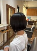 【まとまり重視のぱつっとボブ/村山歩美】