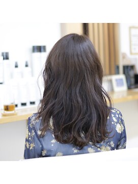 エール(AILE) 濃厚アッシュ×抜け感ゆるロング