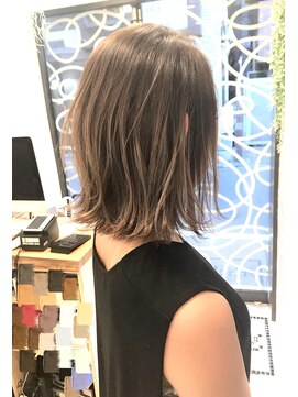 新宿２０代３０代４０代５０代小顔ミディアム外ハネボブアッシュ L ミッシェル トウキョウ アフロート Michelle Tokyo Afloat のヘアカタログ ホットペッパービューティー