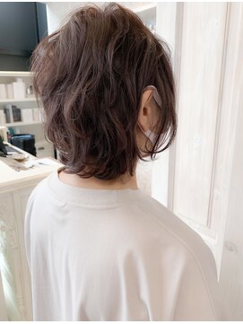 キャアリー(Caary) 福山　クセを活かしたふんわりウルフ人気caary外ハネ/ラベンダー