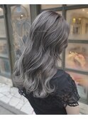 セミロング　グレージュ