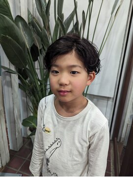 アン(Hair make un) KIDSパーマ