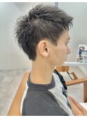 刈り上げない短髪スパイキーショートアップバングメンズヘア
