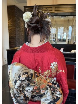 アレクサンドル オブ カラーズ トヤマ(ALEXANDRE OF COLORS TOYAMA) 成人式カチモリヘア