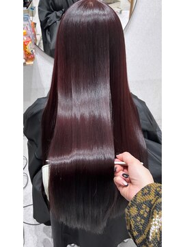 ジーナ 千葉(Zina) 赤髪