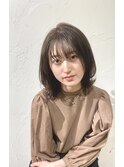 くすみベージュ×くびれミディ