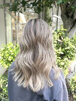 ラックスビールーチェ 沖縄那覇イオンモール店(LUXBE LUCE) 外国人風バレイヤージュ