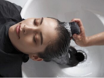 ヘアーアンドビュー ティーリタ 蕨(RITA)の写真/《個室空間・フルフラットシャンプー台で至福の時間を》美容業界注目のナノバブル《marbb》導入!